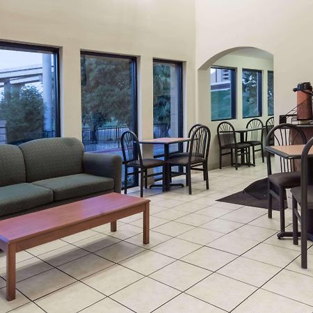 Days Inn South Austin Eksteriør bilde