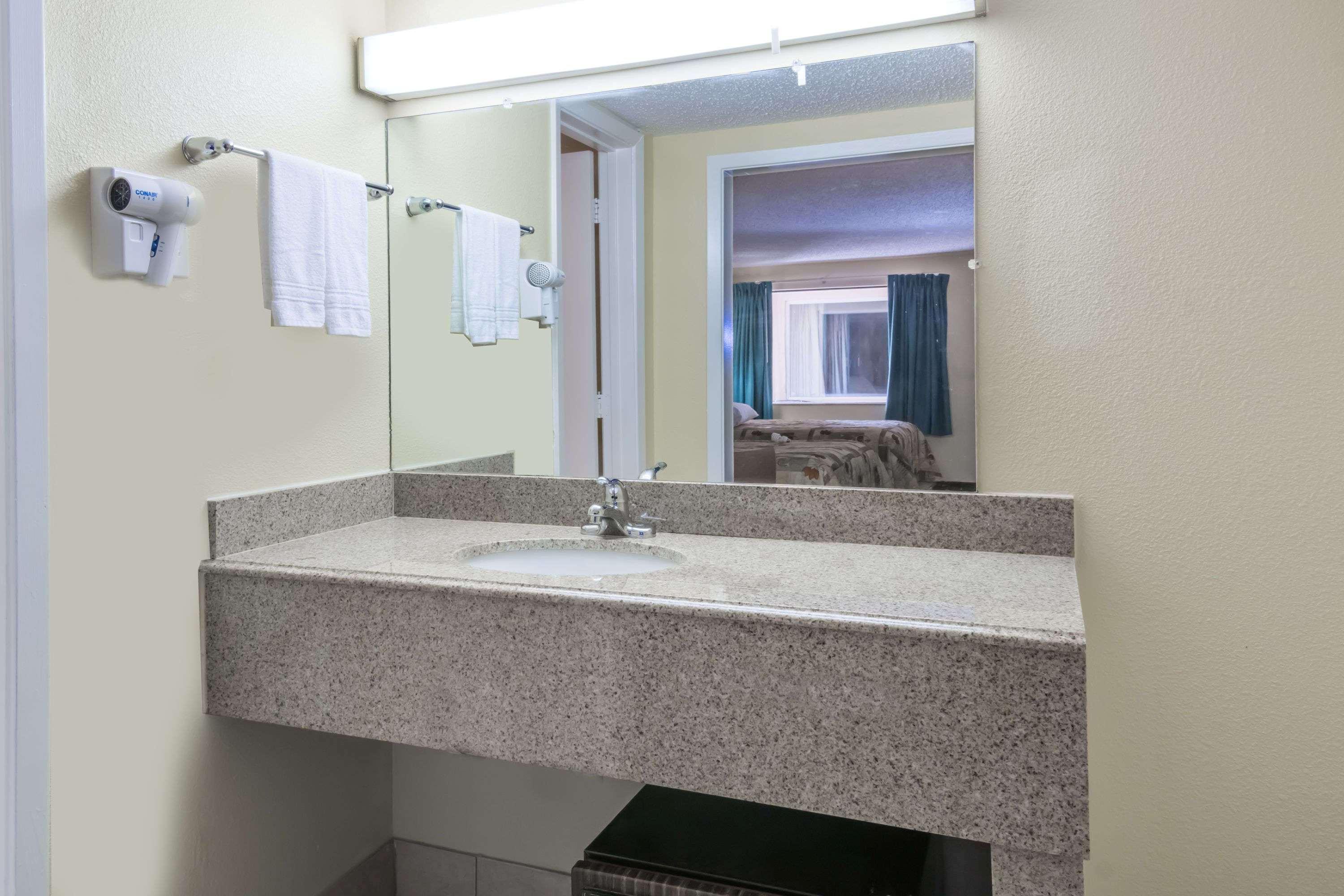 Days Inn South Austin Eksteriør bilde