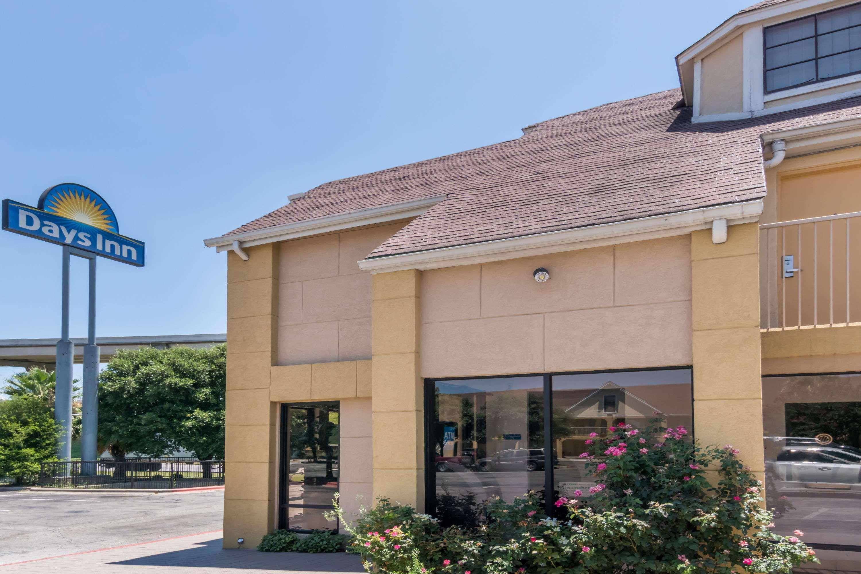 Days Inn South Austin Eksteriør bilde